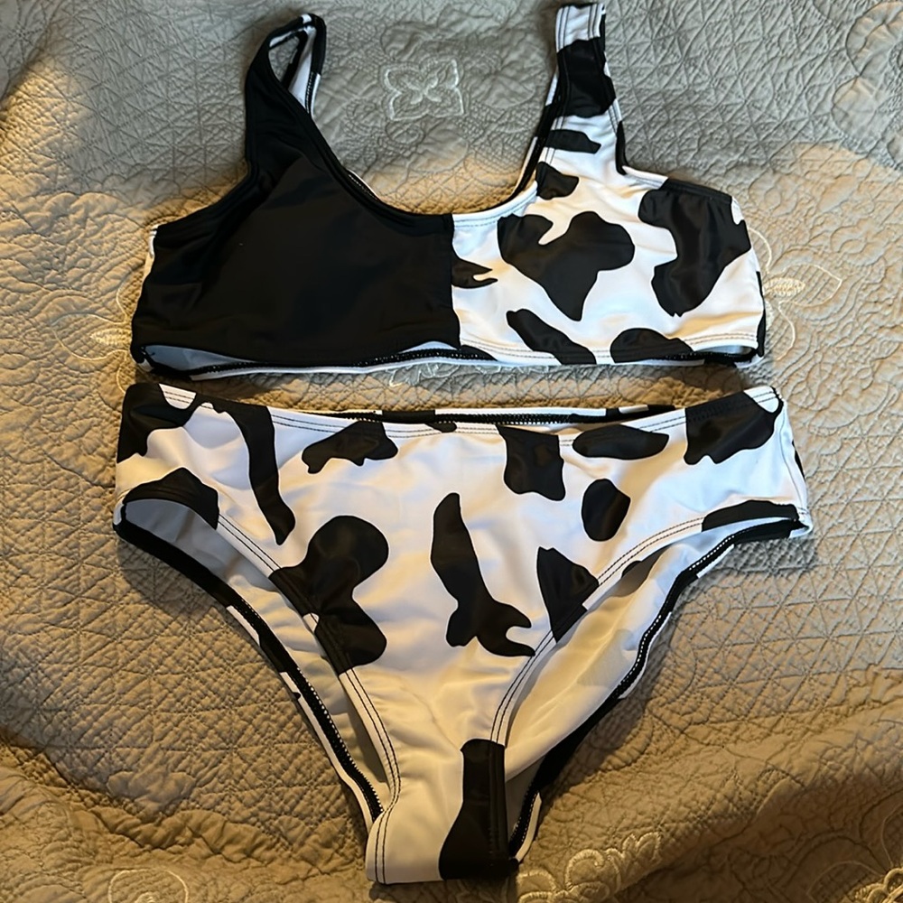 Back and white cow print Teen bikinis